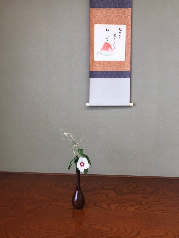 Tranh chữ và hoa theo mùa